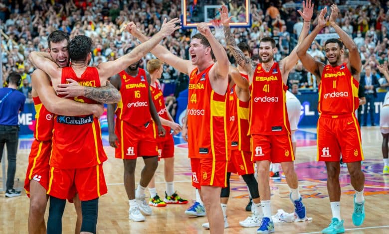 Spain against France in the Eurobasket 2022 final