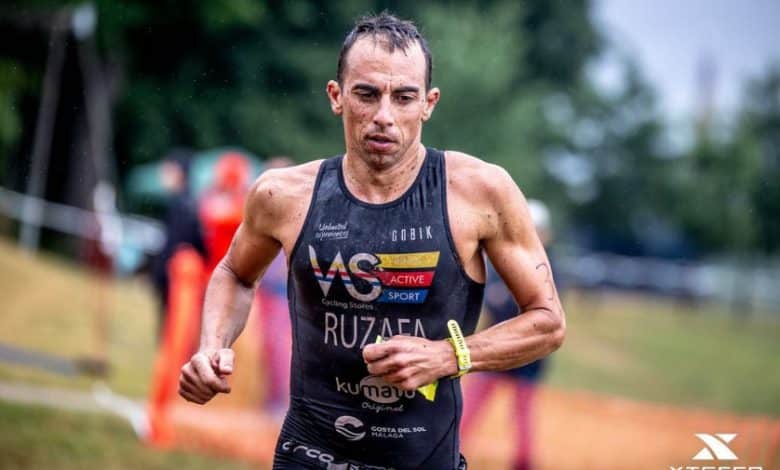 Rubén Ruzafa compitiendo en XTERRA