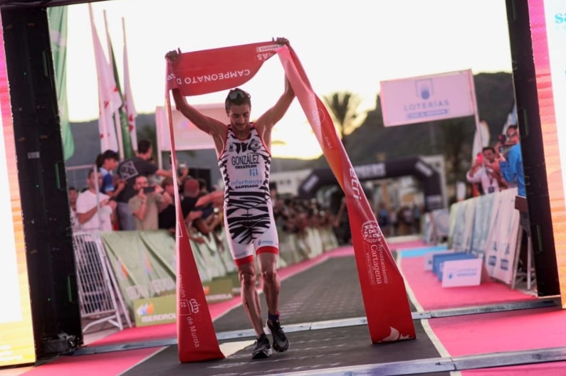 Alberto González Spanischer Meister im Sprint-Triathlon