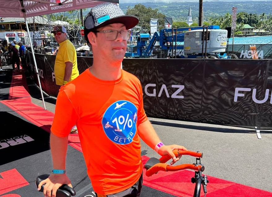 Chris Nikic com seu 1% Better preparado para o IRONMAN no Havaí