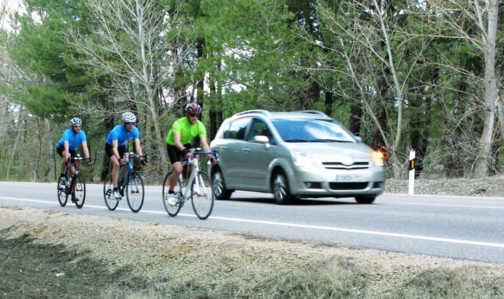 La multa de 200€ de la DGT que puede poner a los ciclistas