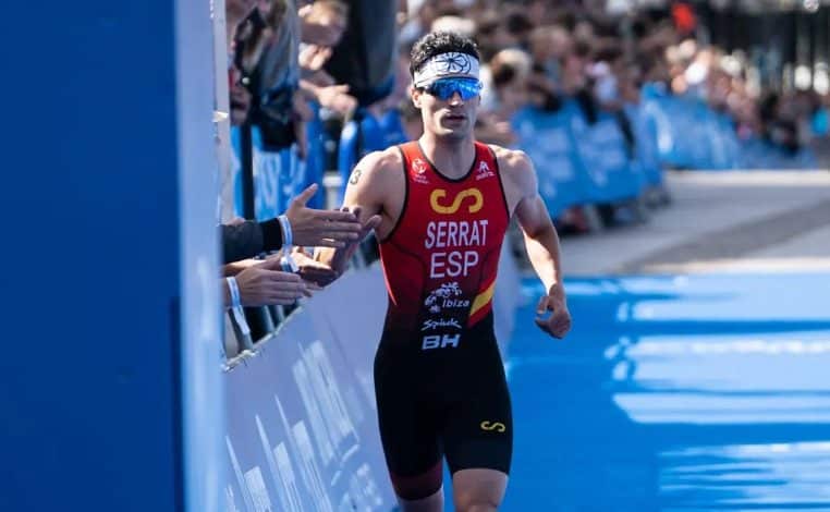 Antonio Serrat second in the WTCS Bermuda