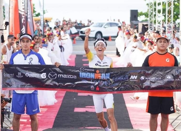 Gurutze Frades ganando el IRONMAN Cozumel