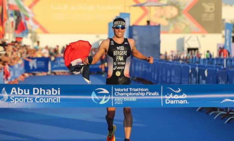 Leo Bergère entre sur la ligne d'arrivée d'Abu Dhabi