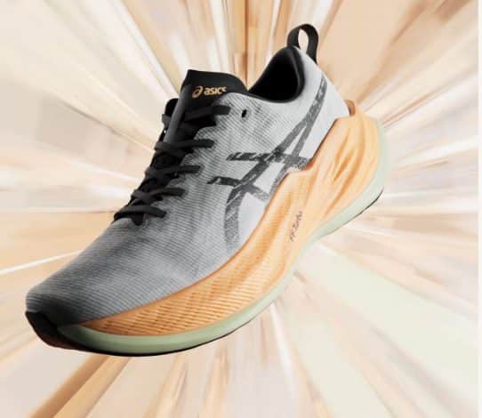 ASICS bringt das Modell SUPERBLAST auf den Markt