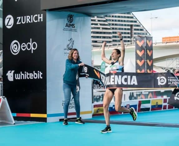 Marta Galimany bate el récord de España en el Maratón Valencia