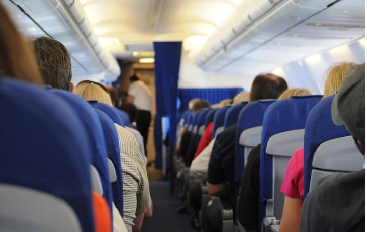 How to minimize the negative effects of long trips in athletes?