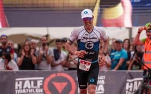 Eneko Llanos en meta de una competición