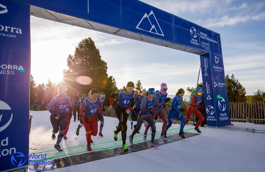 Bild vom Start eines Wintertriathlons