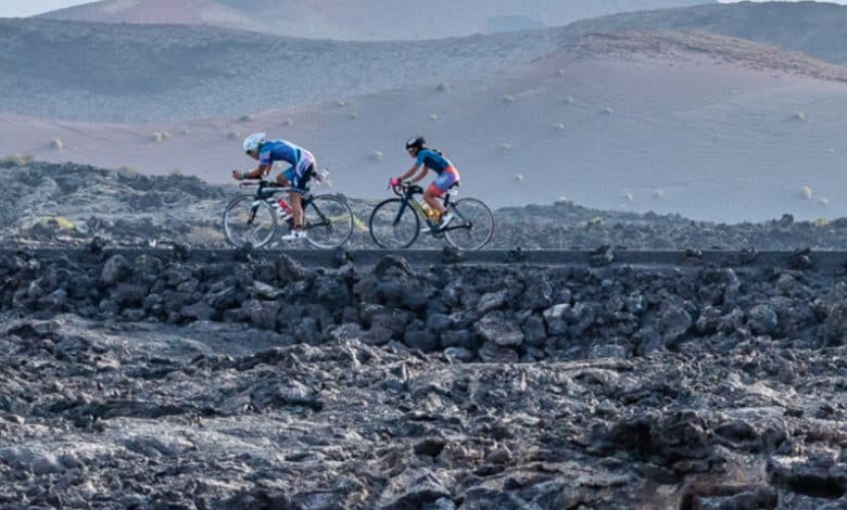 Bild von zwei Triathleten auf Lanzarote