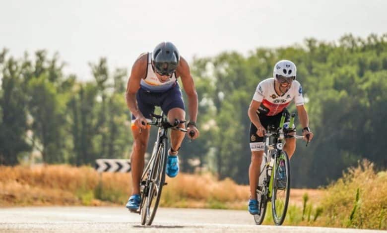 image of two triathletes in MD in Castilla y León