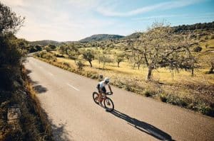 ein Triathlet, der am Tri Portocolom teilnimmt