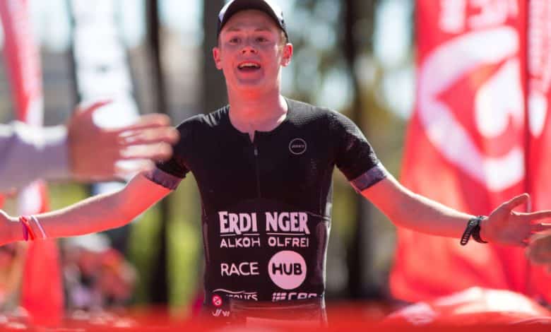 Image d'un jeune triathlète à Salou