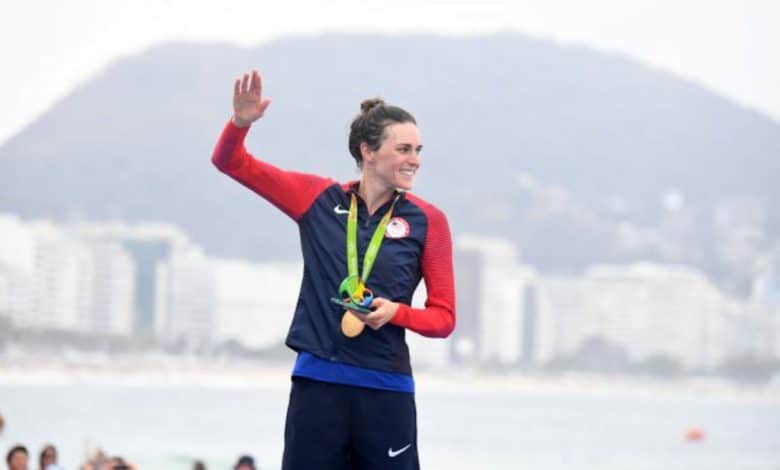 Gwen Jorgensen mit der Goldmedaille bei den Olympischen Spielen