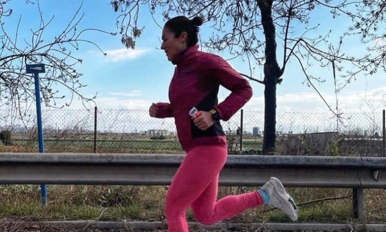 imagen de Judith Corachán corriendo embarazada