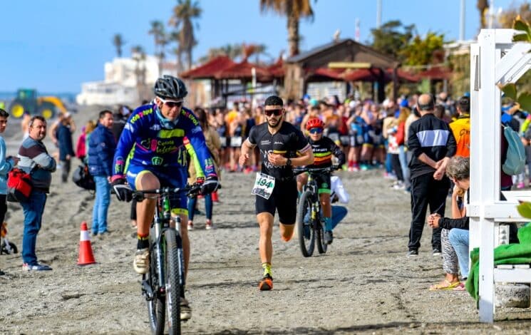 Image de la tête de course du triathlon de Torre del Mar