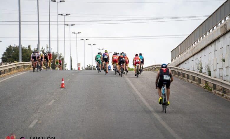 Imagen del segmento ciclista del Triatlón de Sevilla