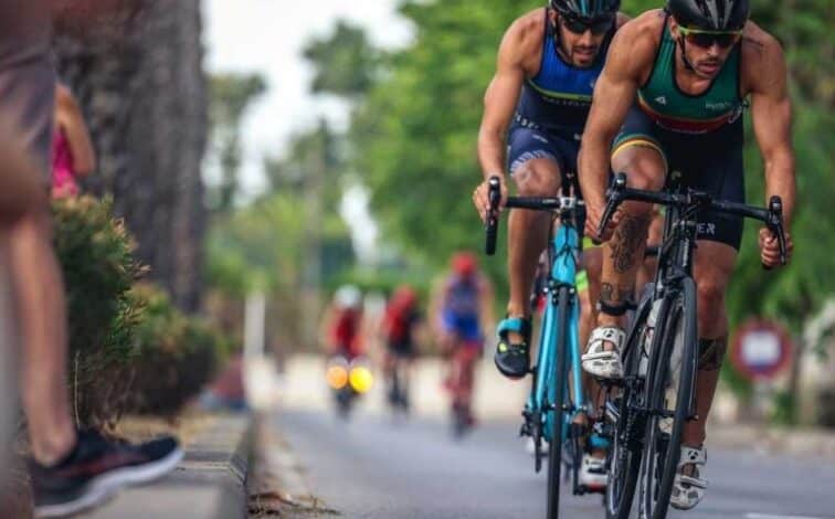 Two triathletes in the MTRI cycling
