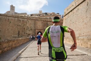 FETRI/ immagine di un triatleta che corre a Ibiza