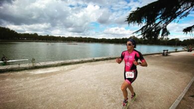 Instagram/ una triatleta corriendo en la casa de campo