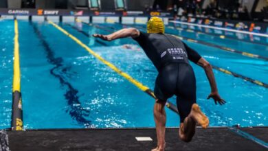 SLT/ image d'un triathlète sur le point de nager aux Arena Games