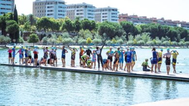 Finidi Blanco/ imagen del pontón de salida del Half triatlón de Sevilla