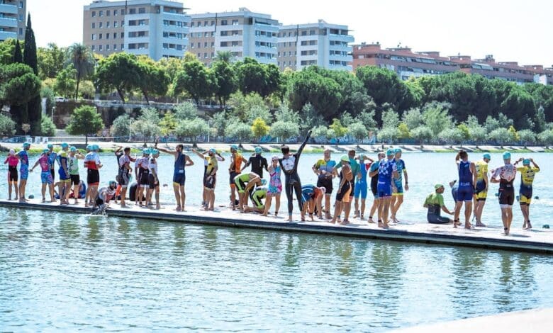 Finidi Blanco / image of the starting pontoon of the Half triathlon of Seville