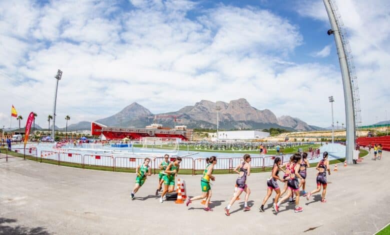 FETRI/ imagem de triatletas em La Nucia