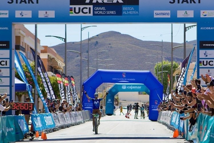 @jl_arce/ Alejandro Valverde in porta dell'Indomabile