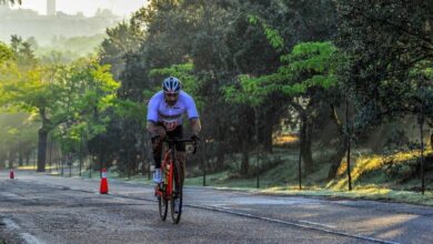 FotoCanosports / immagine di un ciclista a Mezza Madrid