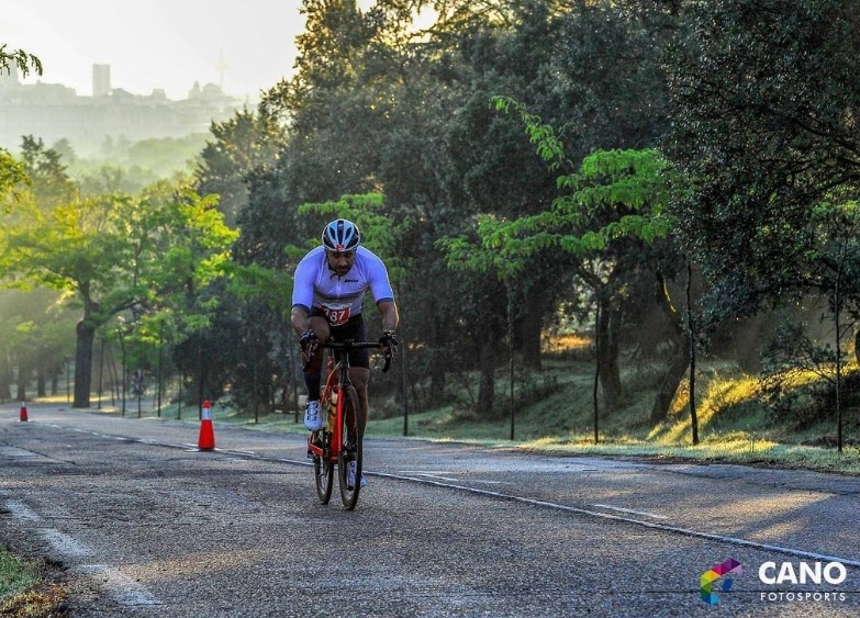 FotoCanosports/ imagen de un ciclista en el Half Madrid