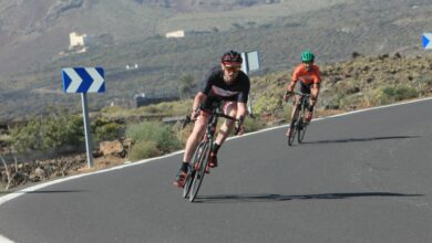 ClubLaSanta/ imagem de alguns ciclistas em Lanzarote