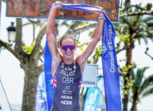 FETRI/ Emma Pallant ganando el mundial de duatlón en Ibiza