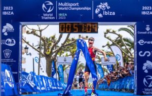 WorldTriathlon/ Mario Mola ganando el mundial de duatlón