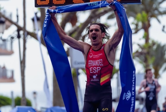 World Triathlon/ Cristian Fernández ganando en Ibiza