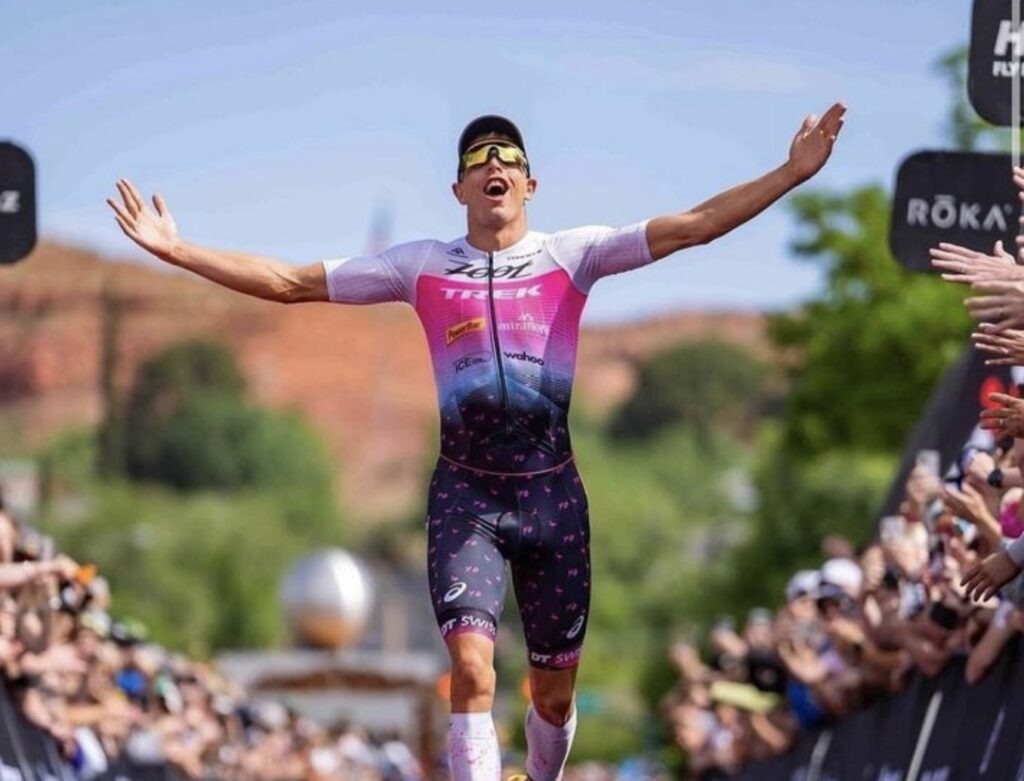 Instagram/ Sam Long ganando en el IRONMAN 70.3 Sant George