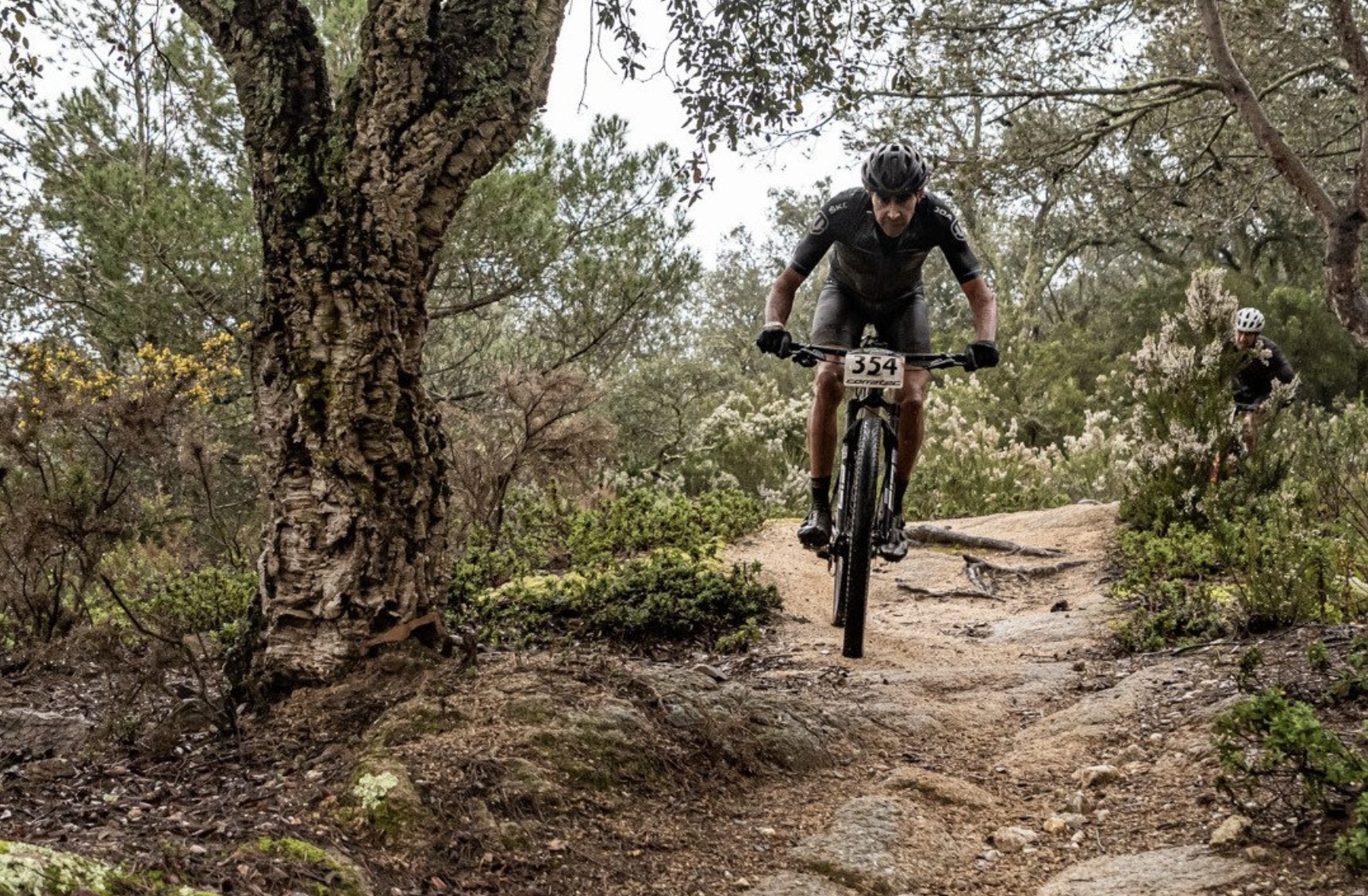 XTERRA/ imagen de un triatleta en el XTERRA Costa Brava