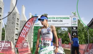 FEXTRI/imagen de un triatleta en mérida