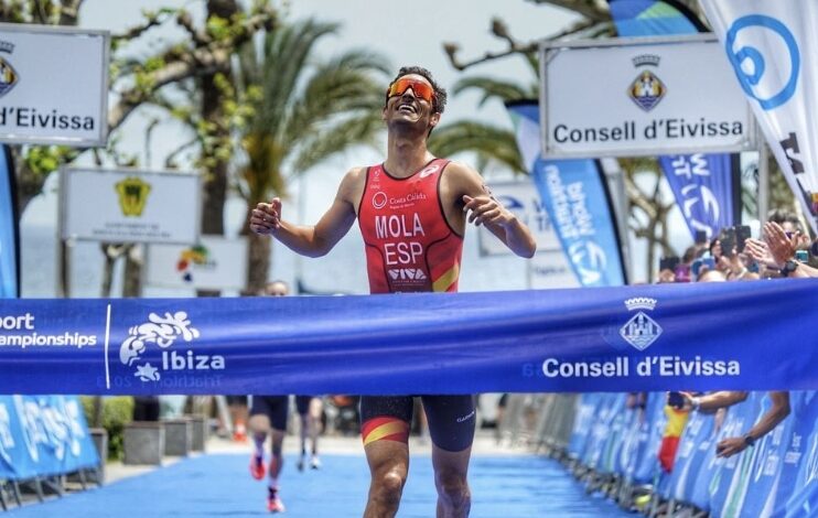 FETRI/ Mario Mola ganando el mundial de Duatlón