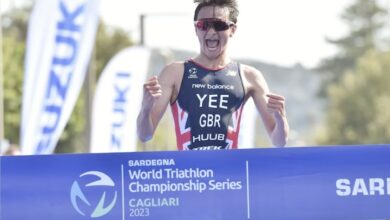 WorldTriathlon/ Alex Yee ganando en Cagliari