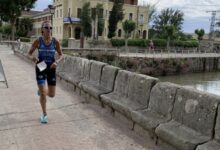 FETRI/ una triatleta corriendo en Aguilar de Campoo