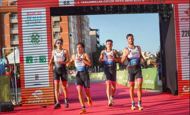 FETRI/ el Peñota Dental Alusigma entering the finish line in Roquetas