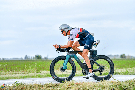 Iván Álvarez competing