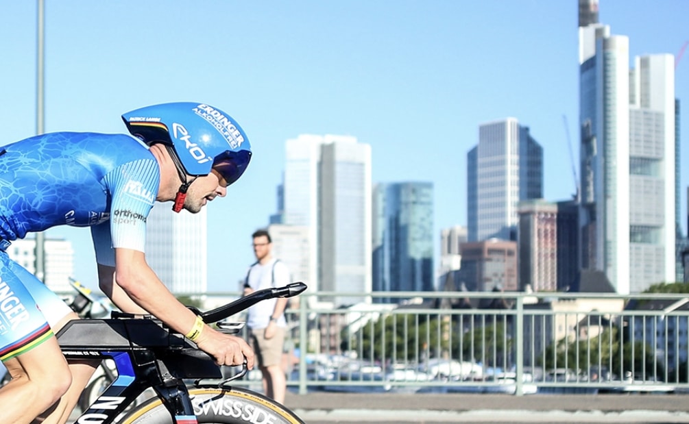 IRONMAN / imagem de um triatleta em Frankfurt