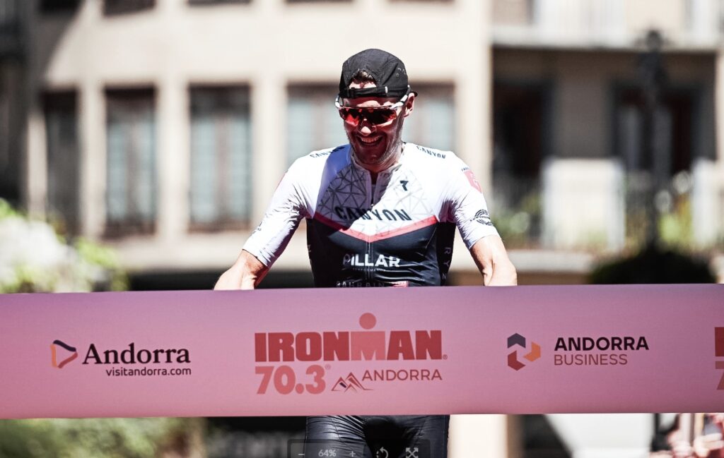 Siya Ndzimande/ Jan Frodeno ganando eN Andorra