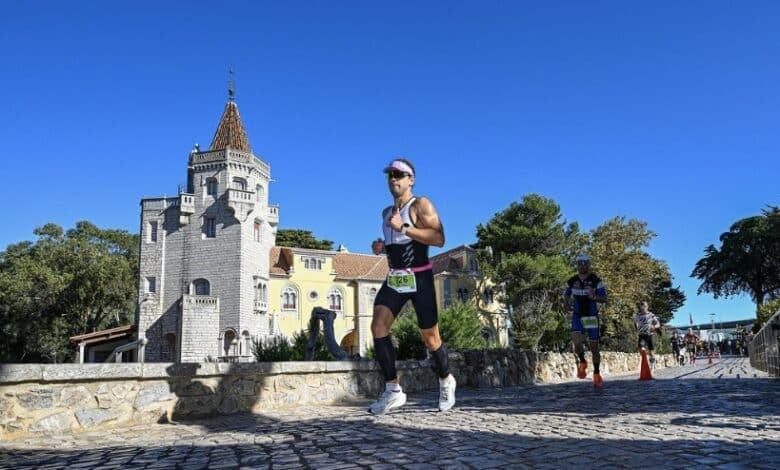 IM/ triathletes running in Cascais