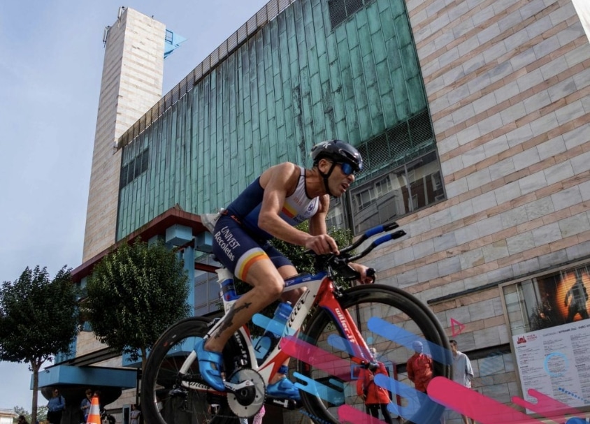 A triathlete in Santander