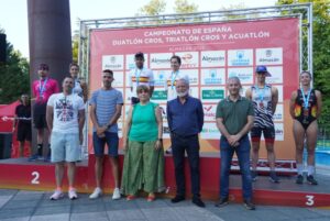 FETRI/ podium del Campeonato de España de Acuaatlón 2023