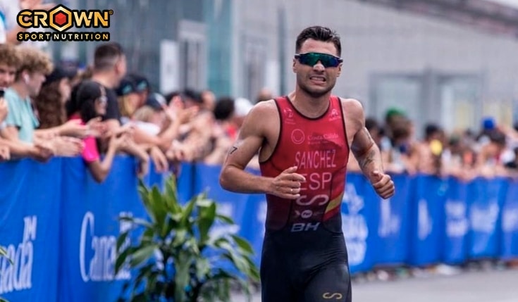 Roberto Sánchez finishing an ITU test