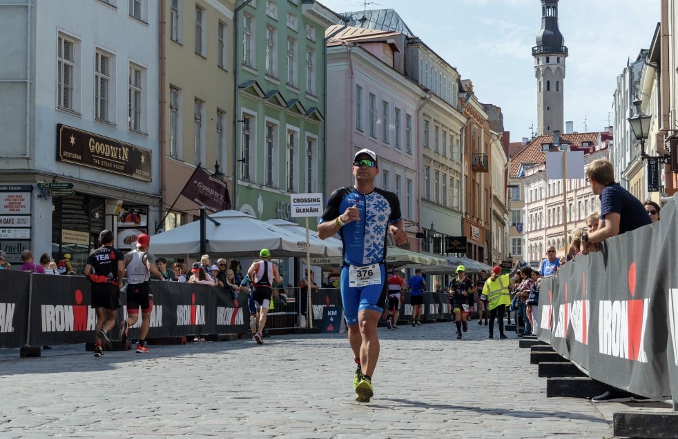 IRONMAN/ Un triatleta corriendo en Tallin